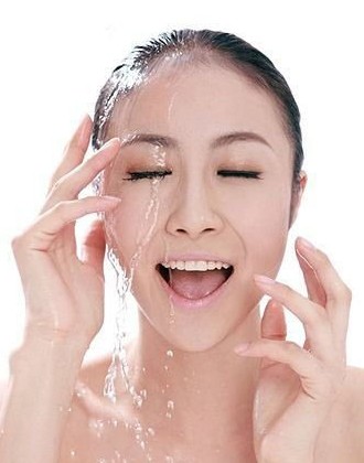 寻找命定的保湿护肤品 抵御干燥快速补水