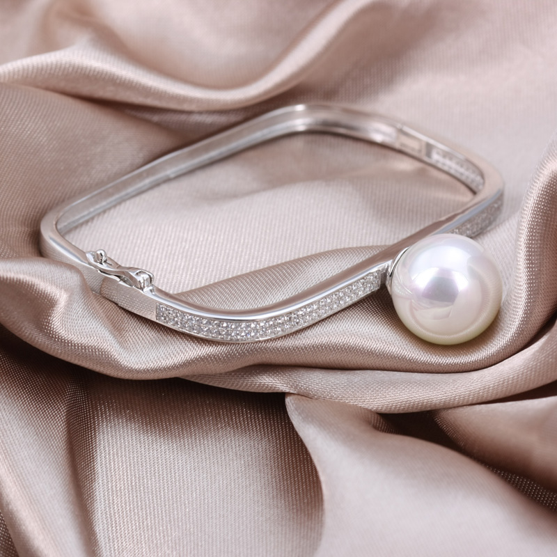 淡水珍珠水钻纯银时尚手镯